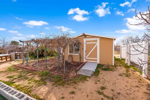 9081 Pinon Ave, Hesperia, CA 92345 photo 45