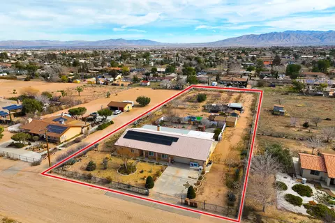 9081 Pinon Ave, Hesperia, CA 92345 photo 4
