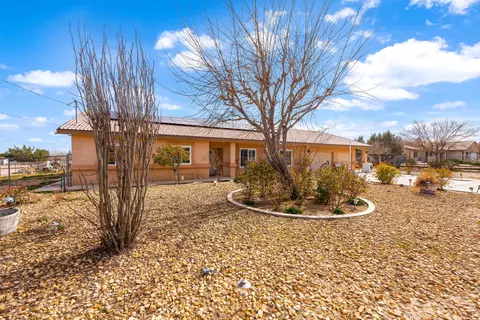 9081 Pinon Ave, Hesperia, CA 92345 photo 3