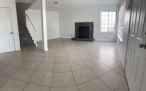 2557 Garnet Ln E, Lancaster, CA 93535 photo 5