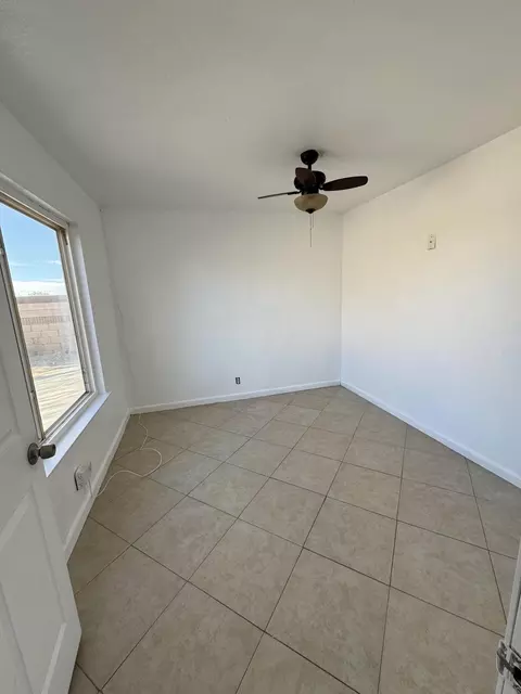 2557 Garnet Ln E, Lancaster, CA 93535 photo 10