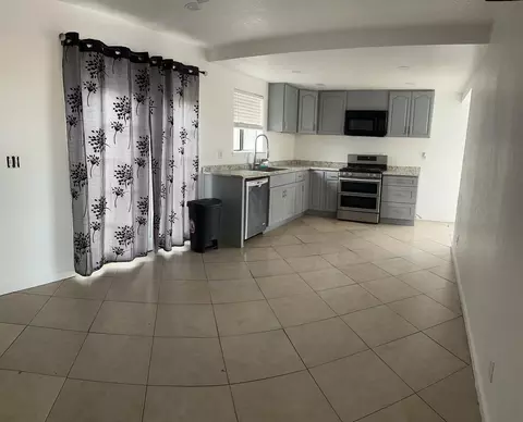 2557 Garnet Ln E, Lancaster, CA 93535 photo 6