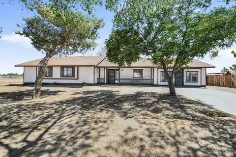 15634 Greenrock Ave, Lake Los Angeles, CA 93535