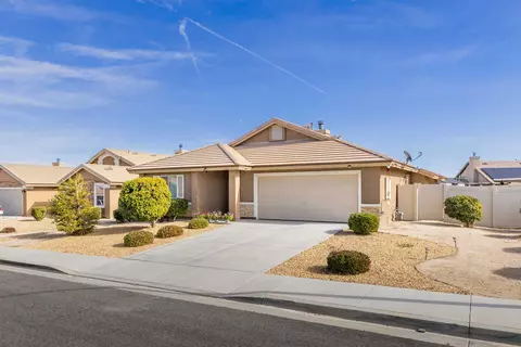 37100 Wilton Dr, Palmdale, CA 93550 photo 2