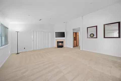 37100 Wilton Dr, Palmdale, CA 93550 photo 4