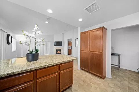 37100 Wilton Dr, Palmdale, CA 93550 photo 8