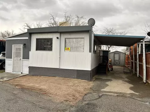 45125 30th St E #38, Lancaster, CA 93535