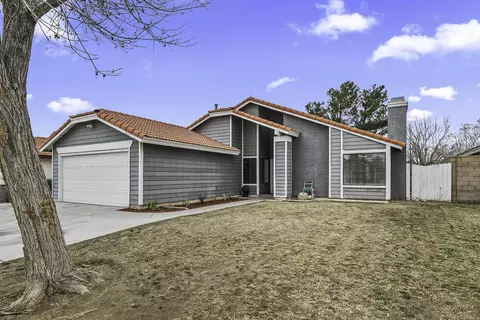 1603 Crestview Ct, Lancaster, CA 93535 photo 2