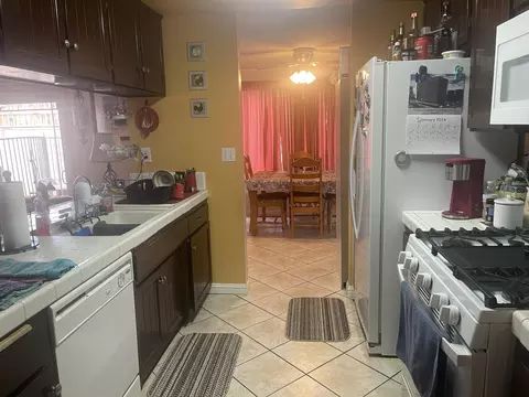 655 Ave J 4 E, Lancaster, CA 93535 photo 12