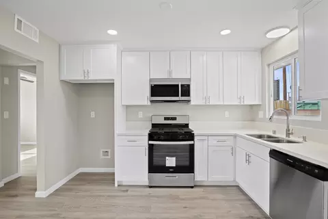 351 Lightcap St, Lancaster, CA 93535 photo 8