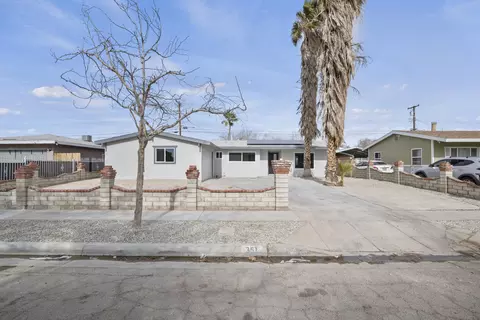 351 Lightcap St, Lancaster, CA 93535 photo 2