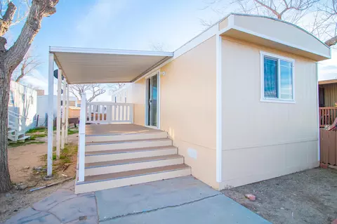 45131 28th St E #SPC 5, Lancaster, CA 93535