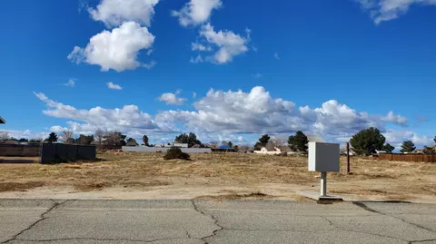 176 Th St E Near Mossdale Ave, Lake Los Angeles, CA 93535