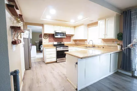 2651 Avoca St, Lancaster, CA 93535 photo 8