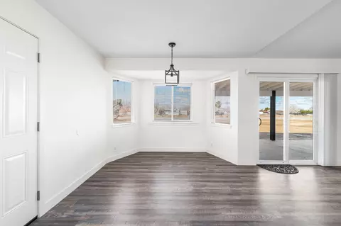 40767 176th St E, Lake Los Angeles, CA 93535 photo 13