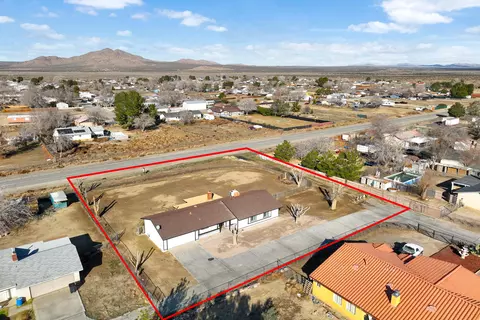 40767 176th St E, Lake Los Angeles, CA 93535 photo 30