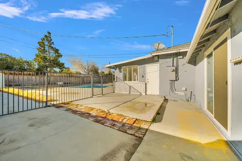 38211 17th St E, Palmdale, CA 93550 photo 32