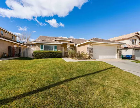 36921 Firethorn St, Palmdale, CA 93550