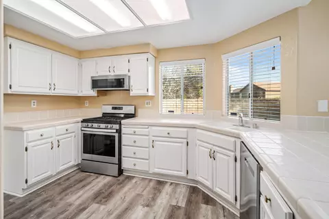 6107 Meredith Ave, Palmdale, CA 93552 photo 13