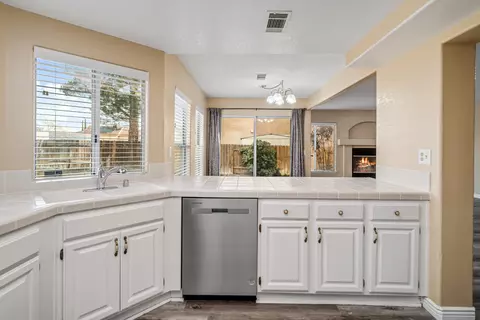 6107 Meredith Ave, Palmdale, CA 93552 photo 14