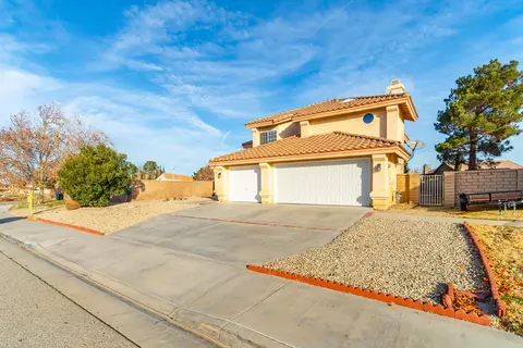 6107 Meredith Ave, Palmdale, CA 93552 photo 4