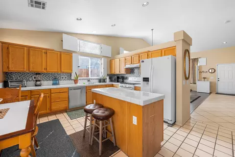 40066 Denham Dr, Palmdale, CA 93551 photo 15