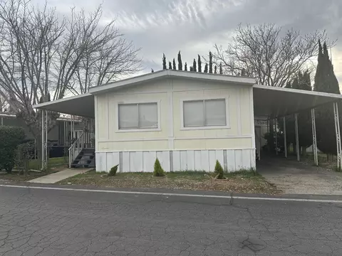 5711 Columbia Way W #246, Quartz Hill, CA 93536