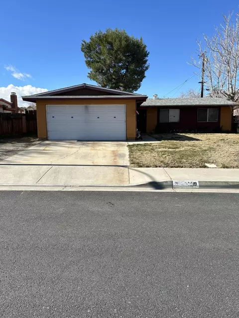 44219 Gingham Ave, Lancaster, CA 93535