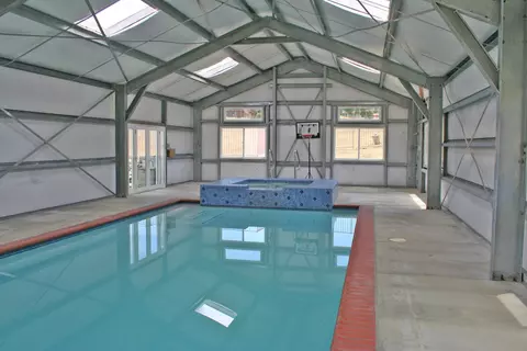 9242 Leona Ave, Leona Valley, CA 93551
