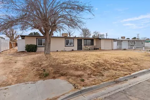 Exterior - 24286 Juniper Ave, Boron, CA 93516 photo 2 of 7