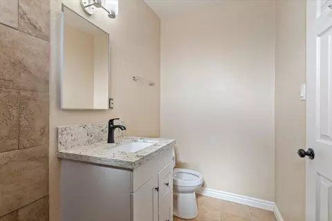 Bath - 24286 Juniper Ave, Boron, CA 93516 photo 3 of 4