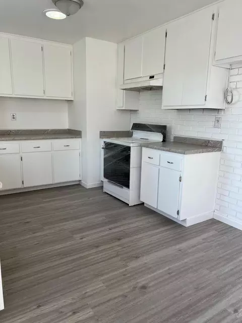 Kitchen - 40942 168th St E, Lancaster, CA 93535 photo 1 of 1