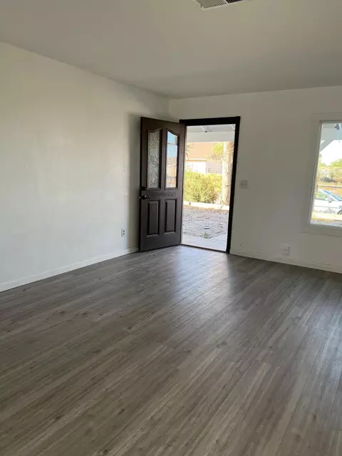 Entry Way - 40942 168th St E, Lancaster, CA 93535 photo 2 of 3