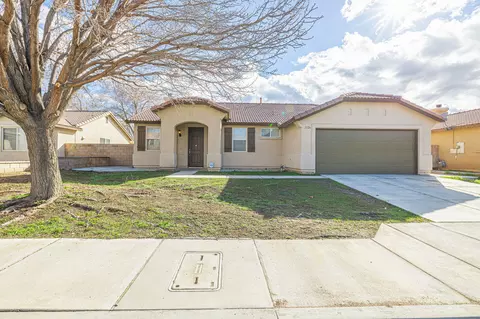 1326 Holguin St, Lancaster, CA 93534