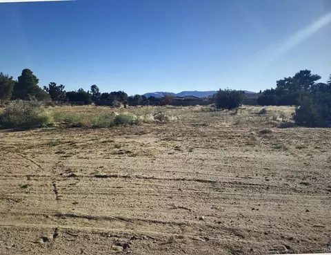 Cor Avenue N8 18th Stw, Palmdale, CA 93551