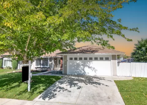 2749 Sunnyvale Rd, Lancaster, CA 93536