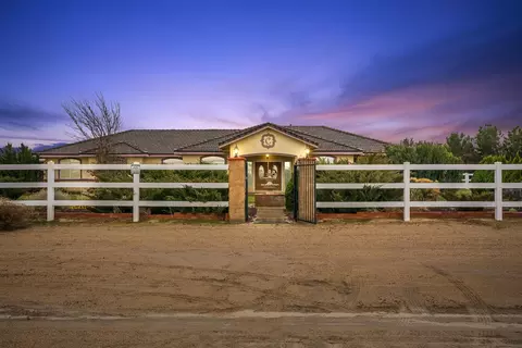 8014 Ave C10 W, Lancaster, CA 93536