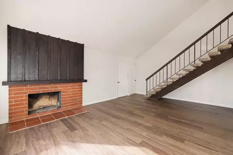 Living - 1315 Lingard St E, Lancaster, CA 93535 photo 2 of 3