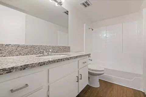 Bath - 1315 Lingard St E, Lancaster, CA 93535 photo 1 of 3