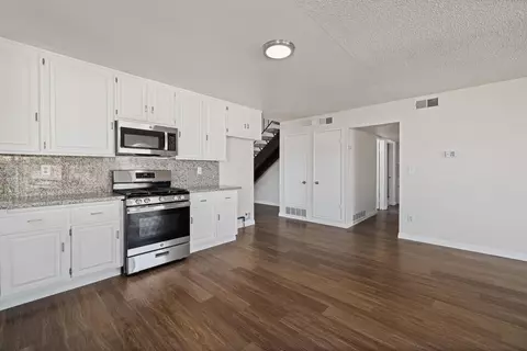 Kitchen - 1315 Lingard St E, Lancaster, CA 93535 photo 4 of 5