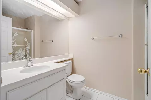 Bath - 37015 Sylvan St, Palmdale, CA 93552 photo 3 of 3