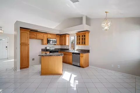 Kitchen - 37015 Sylvan St, Palmdale, CA 93552 photo 2 of 5