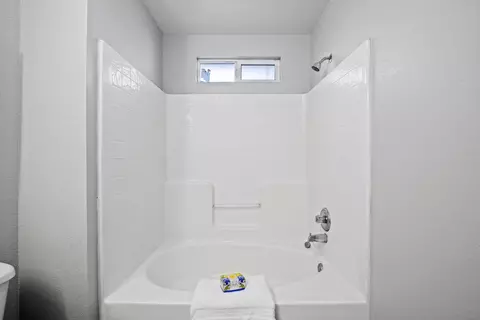 Bath - 2319 Morningside Ave, Lancaster, CA 93535 photo 4 of 4