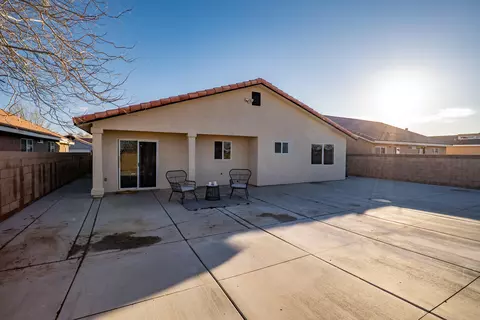 Exterior - 2319 Morningside Ave, Lancaster, CA 93535 photo 6 of 8