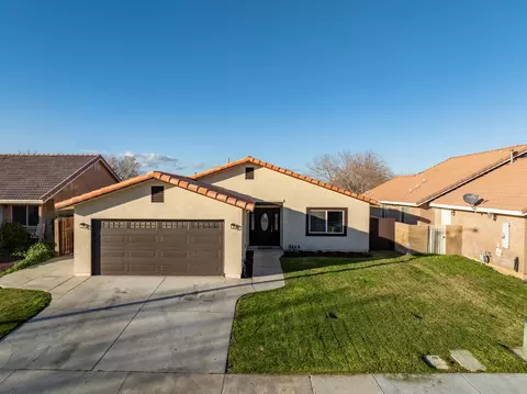 Exterior - 2319 Morningside Ave, Lancaster, CA 93535 photo 3 of 8