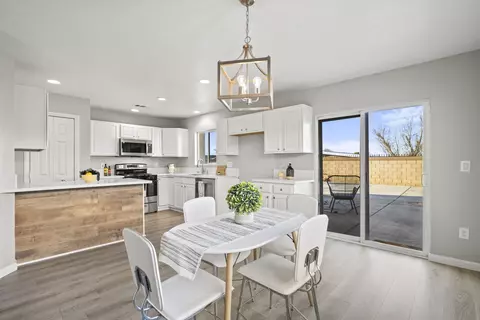 Dining - 2319 Morningside Ave, Lancaster, CA 93535 photo 4 of 4