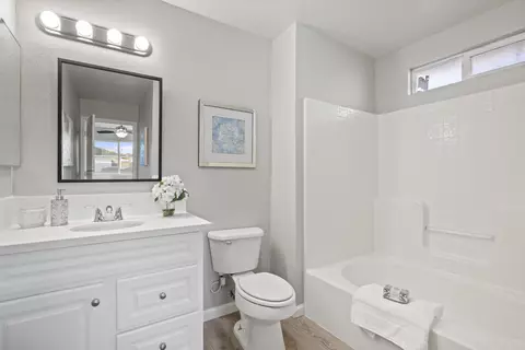 Bath - 2319 Morningside Ave, Lancaster, CA 93535 photo 3 of 4