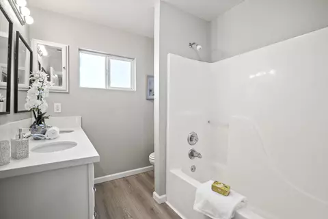 Bath - 2319 Morningside Ave, Lancaster, CA 93535 photo 2 of 4