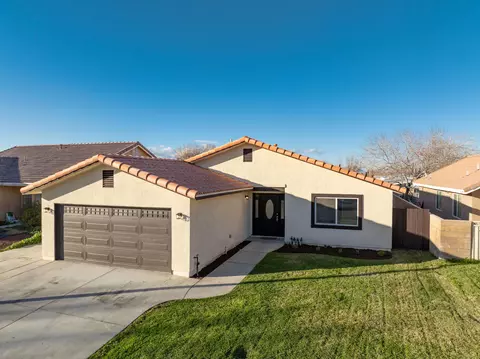 Exterior - 2319 Morningside Ave, Lancaster, CA 93535 photo 2 of 8