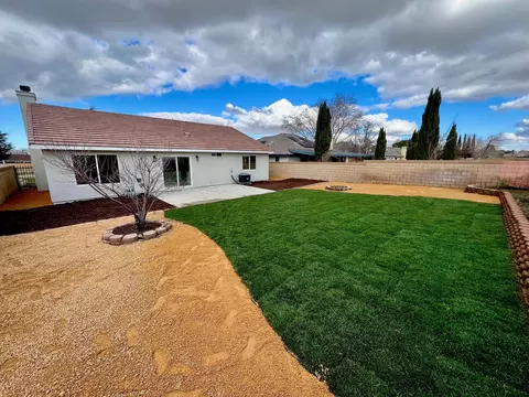 Exterior - 728 Ave J6 E, Lancaster, CA 93535 photo 5 of 8